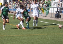 Yorladiz y Javiera Toro en una acción de la ida ante el Logroño.