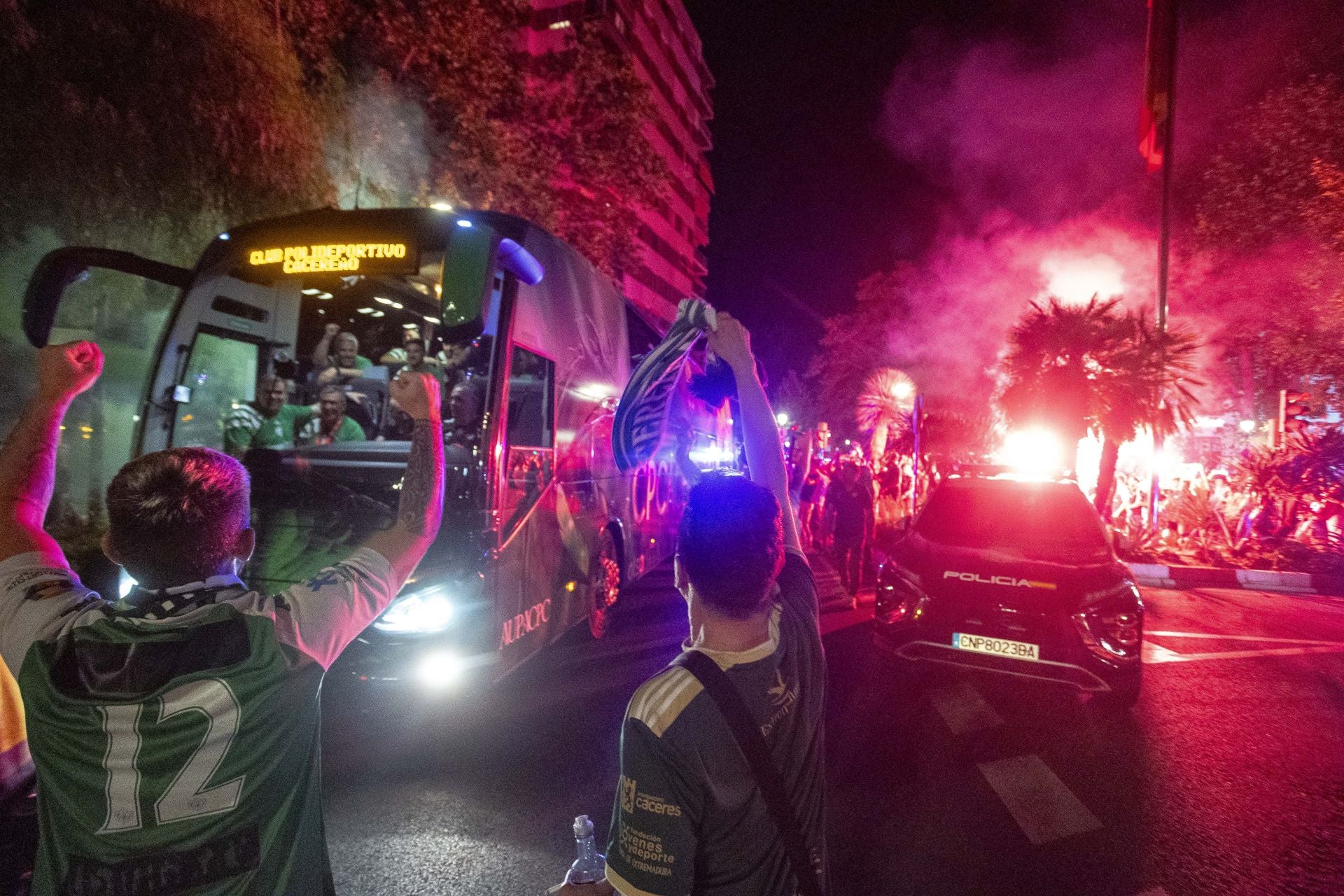 Fotos | El Cacereño estalla en júbilo con su ascenso a Primera RFEF