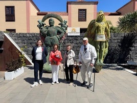 Los reyes de Noruega, Harald V y Sonia, rinden homenaje al explorador Thor Heyerdahl, quien estudió seis pirámides en Güímar