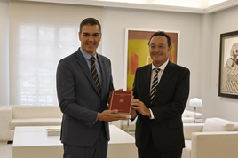 El presidente del Gobierno, Pedro Sánchez, junto al fiscal general del Estado, Álvaro García Ortiz